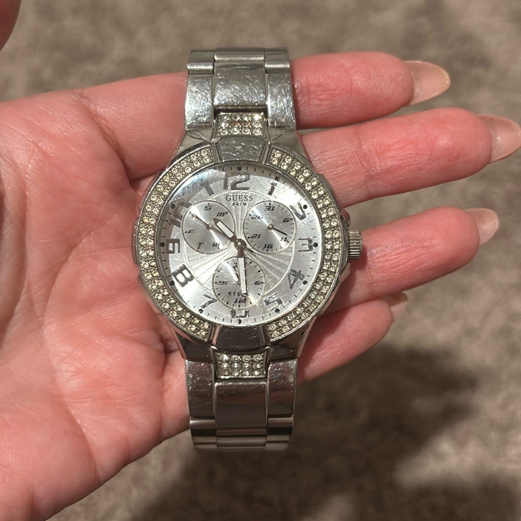 Guess Analog Silver Dial Stainless Steel Crystal Round Womens Watch Preowned